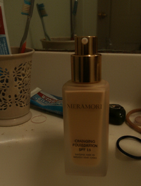 Natürliches Ergebnis, bei Akne braucht es Schichten